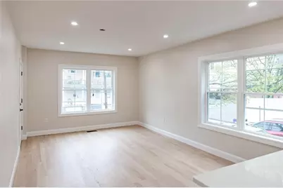 35 Mount Pleasant Avenue, Providence, RI 02908 - Photo 8