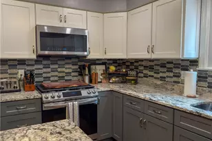 442 Eastview Ave, Somerset, MA 02726 - Photo 14