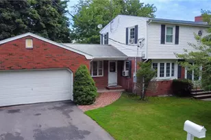 442 Eastview Ave, Somerset, MA 02726 - Photo 2