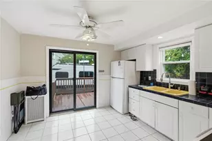 123 Hiawatha St, Warwick, RI 02888 - Photo 10