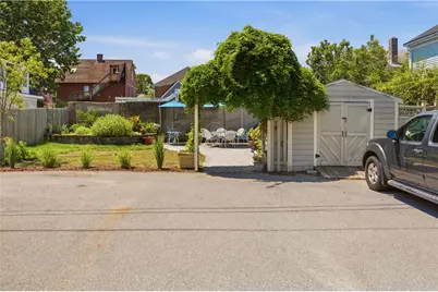 15 Ayrault Street, Newport, RI 02840 - Photo 32