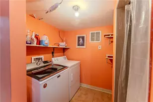 8 Flanders St, Johnston, RI 02919 - Photo 22