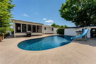 8 Flanders St, Johnston, RI 02919 - Photo 6