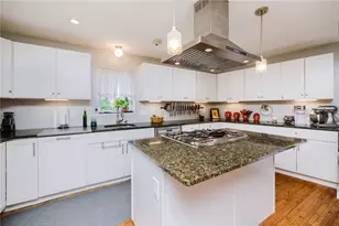 1019 Main Rd, Tiverton, RI 02878 - Photo 2