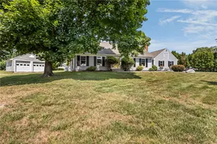 11 Stonegate Rd, Warren, RI 02885 - Photo 1