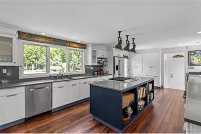 11 Stonegate Road, Warren, RI 02885 - Photo 2