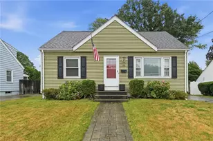 22 Yale Ave, East Providence, RI 02915 - Photo 2