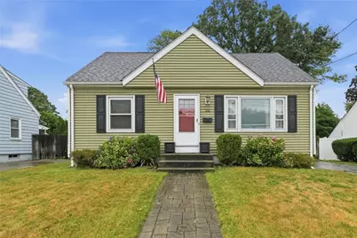 22 Yale Avenue, East Providence, RI 02915 - Photo 2
