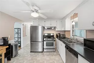 22 Yale Ave, East Providence, RI 02915 - Photo 12