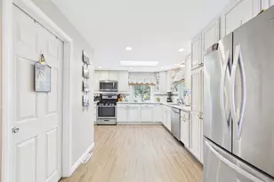 69 Namquid Dr, Warwick, RI 02888 - Photo 22