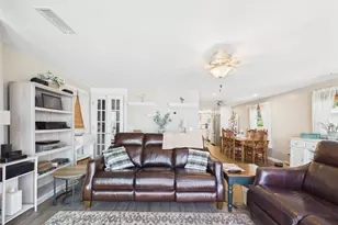 69 Namquid Dr, Warwick, RI 02888 - Photo 16