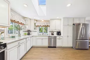69 Namquid Dr, Warwick, RI 02888 - Photo 24
