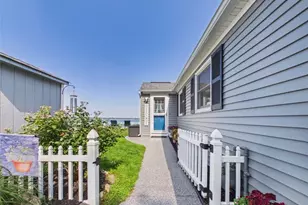 69 Namquid Dr, Warwick, RI 02888 - Photo 4