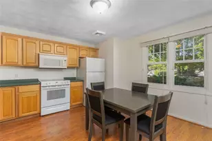 1 Bristol Woods Dr, Bristol, RI 02809 - Photo 4