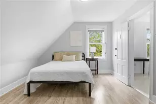 241 Pleasant St, Providence, RI 02906 - Photo 24