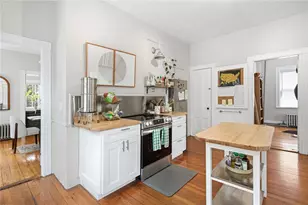 241 Pleasant St, Providence, RI 02906 - Photo 10