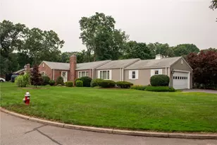 90 Frontier Rd, Warwick, RI 02889 - Photo 4