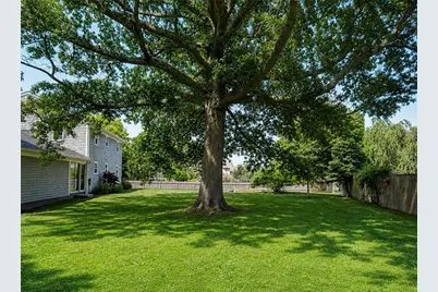 94 Ferreira Terrace, Portsmouth, RI 02871 - Photo 8
