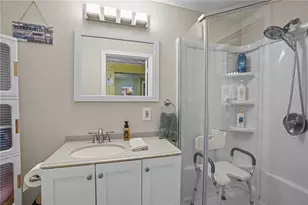 1304 New London Ave, Cranston, RI 02920 - Photo 16