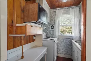 1304 New London Ave, Cranston, RI 02920 - Photo 30