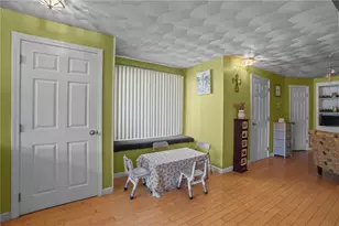 1304 New London Ave, Cranston, RI 02920 - Photo 12