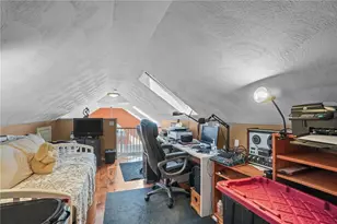 1304 New London Ave, Cranston, RI 02920 - Photo 18
