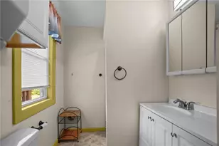 1304 New London Ave, Cranston, RI 02920 - Photo 34