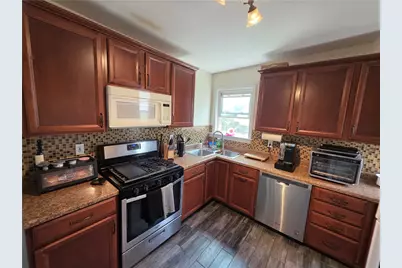 422 East Avenue, Pawtucket, RI 02860 - Photo 12