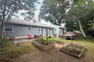 15 Sarah Teft Dr, Warwick, RI 02889 - Photo 12