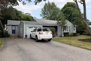 15 Sarah Teft Dr, Warwick, RI 02889 - Photo 2