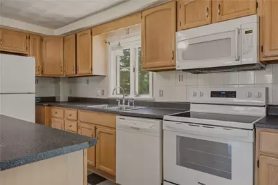 5 Seth Street, East Providence, RI 02914 - Photo 10