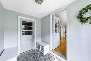 29 Colonial Dr, Lincoln, RI 02865 - Photo 4