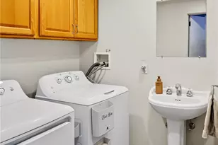 29 Colonial Dr, Lincoln, RI 02865 - Photo 22