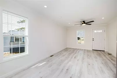 1346 Newport Avenue, Attleboro, MA 02703 - Photo 12