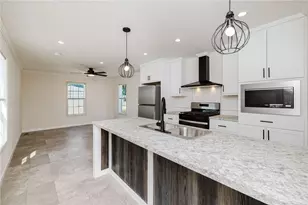 1346 Newport Ave, Attleboro, MA 02703 - Photo 6