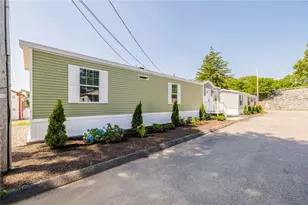 1346 Newport Ave, Attleboro, MA 02703 - Photo 4