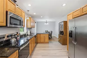 9 Carey Ave, Plainfield, CT 06374 - Photo 6
