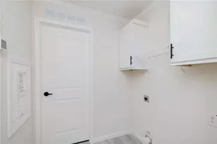 1346 Newport Ave, Attleboro, MA 02703 - Photo 12