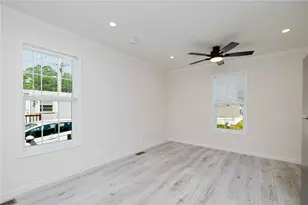 1346 Newport Ave, Attleboro, MA 02703 - Photo 10