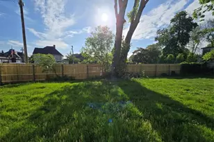 55 Court St, Bristol, RI 02809 - Photo 10