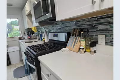 55 Court Street #2, Bristol, RI 02809 - Photo 2