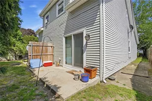 207 Glen Dr, Warwick, RI 02889 - Photo 10