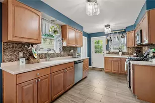 16 Allard St, Warwick, RI 02889 - Photo 22