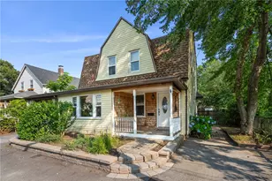 16 Allard St, Warwick, RI 02889 - Photo 2