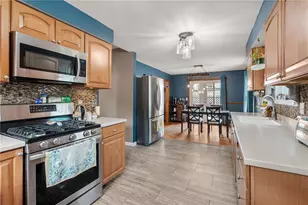 16 Allard St, Warwick, RI 02889 - Photo 20