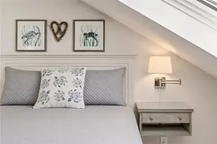 419 Broadway, Newport, RI 02840 - Photo 20