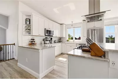 419 Broadway #5, Newport, RI 02840 - Photo 12