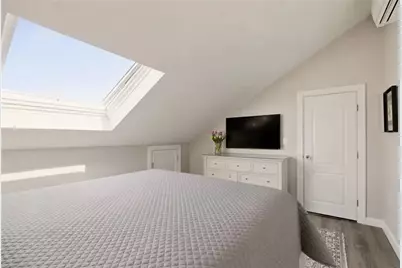 419 Broadway #5, Newport, RI 02840 - Photo 18