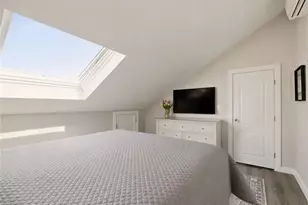 419 Broadway, Newport, RI 02840 - Photo 18