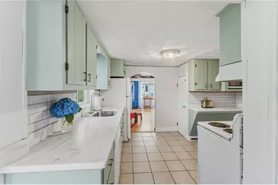 34 Platt Street, Bristol, RI 02809 - Photo 10